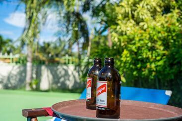 هتل Holiday Haven Resort & Banquet Hall