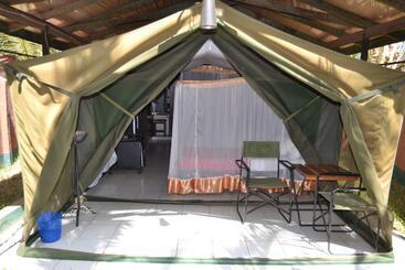 هتل Impala Safari Lodge
