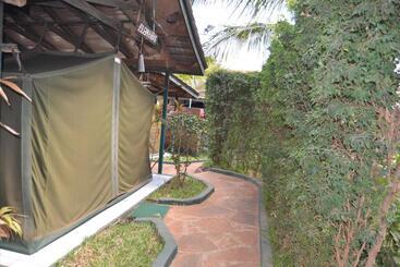 هتل Impala Safari Lodge