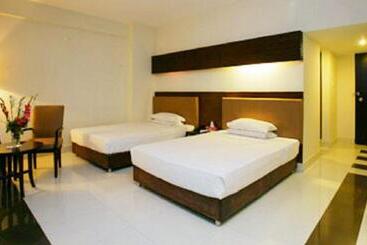 هتل Nirvana Inn