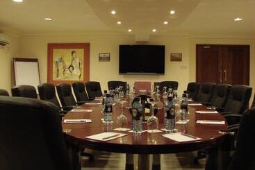 هتل Royal Court