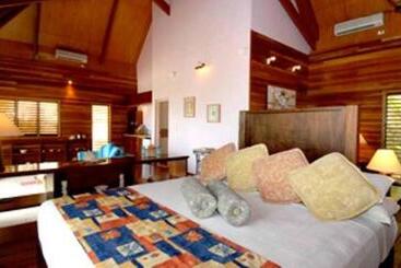 Mana Island Resort & Spa   Fiji