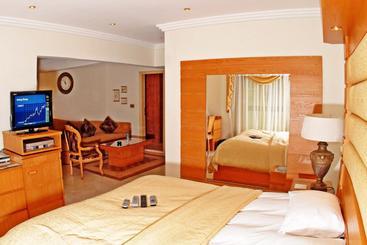 هتل Mirage Suites   Family Only