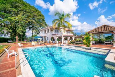 Chalet Villa Puebla - El Edén