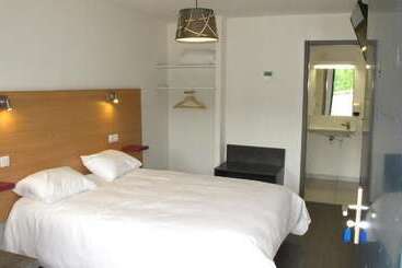 هتل Hôtel Le 15
