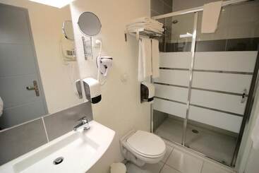 هتل Hôtel Le 15