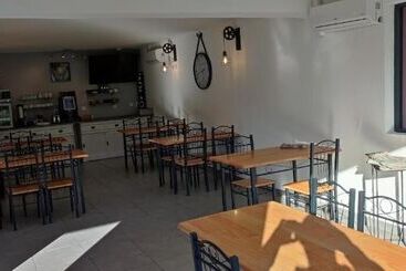 هتل Hôtel Le 15