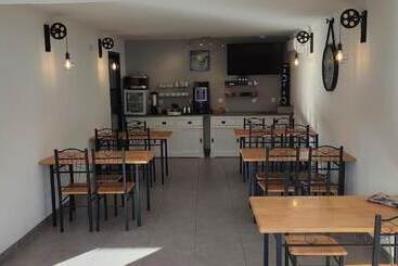 هتل Hôtel Le 15