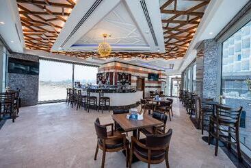 هتل Park Regis By Prince Dubai Islands