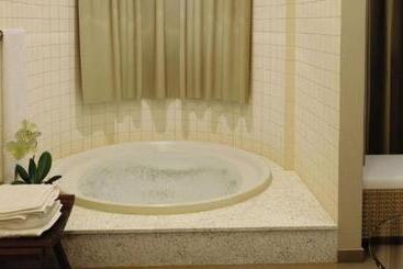 هتل Hot Springs B3