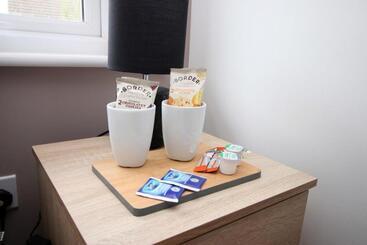 پانسیون Free Wifi | Parking Access | 3br