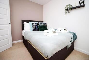 پانسیون Free Wifi | Parking Access | 3br