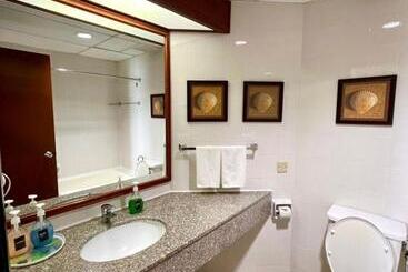 پانسیون Seaview Deluxe@rainbow Paradise Tg Bungah 4 6pax