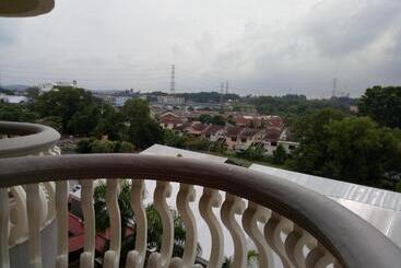 Ruiyas Sea View Condominium Portdickson