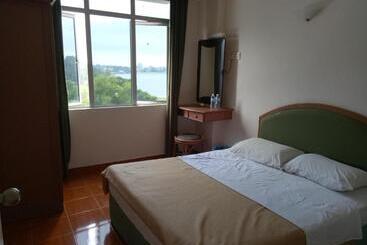 Ruiyas Sea View Condominium Portdickson