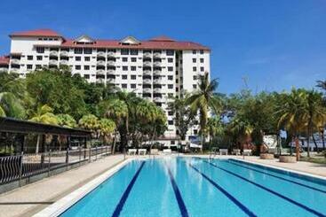 Ruiyas Sea View Condominium Portdickson