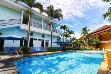 Otel Aries Biru Resort
