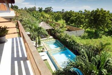 تختخواب و صبحانه Ocean Villa Dive Resort   Tulamben