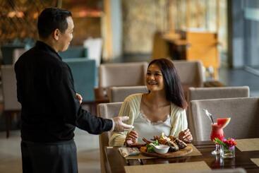 هتل Aruna Senggigi Resort & Convention