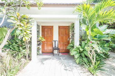 هتل Kampoeng Nelayan Resto And Villa