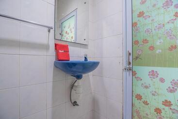 호텔 Reddoorz Near Nagoya Citywalk Batam 2