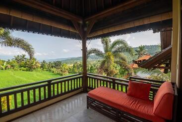 Lesong Hotel And Restaurant
