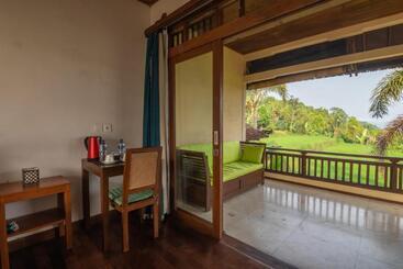 Lesong Hotel And Restaurant