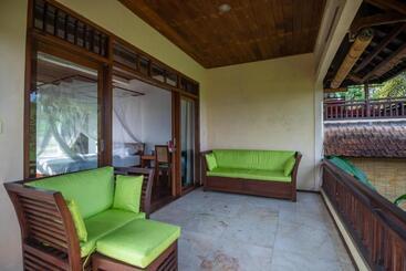 Lesong Hotel And Restaurant