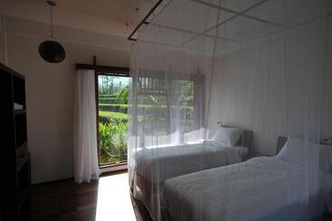 Lesong Hotel And Restaurant
