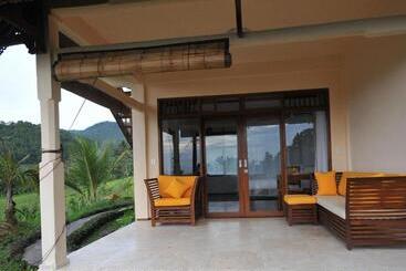 Lesong Hotel And Restaurant