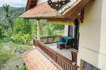 Lesong Hotel And Restaurant