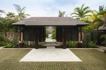 The Ungasan Clifftop Resort