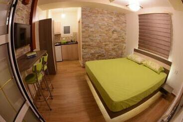 Bauhaus Motel