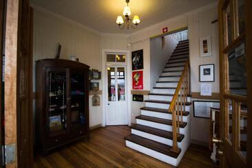 هاستل Yendegaia House