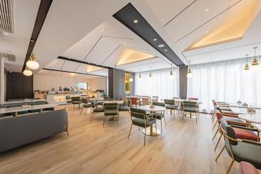 Atour Hotel Zhoushan Dinghai