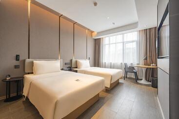 Atour Hotel Zhoushan Dinghai