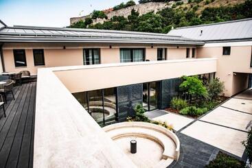 تختخواب و صبحانه Villa Gran