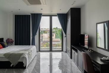 Golden Joy Hotel & Apartment