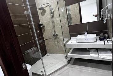 Golden Joy Hotel & Apartment