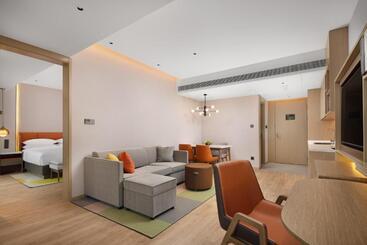 هتل Home2 Suite By Hilton Wenzhou Wencheng