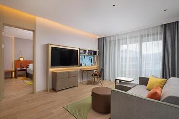 هتل Home2 Suite By Hilton Wenzhou Wencheng