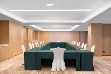 هتل Home2 Suite By Hilton Wenzhou Wencheng