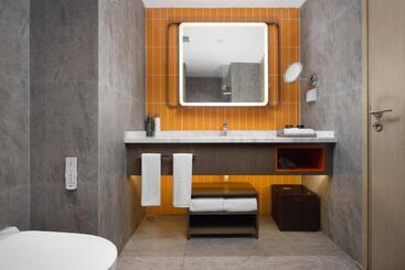 هتل Home2 Suite By Hilton Wenzhou Wencheng
