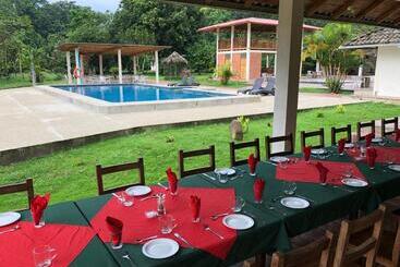 酒店 Jungle Lodge El Jardin Aleman