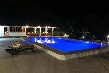 酒店 Jungle Lodge El Jardin Aleman