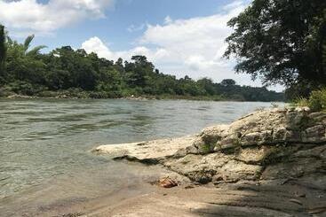 酒店 Jungle Lodge El Jardin Aleman