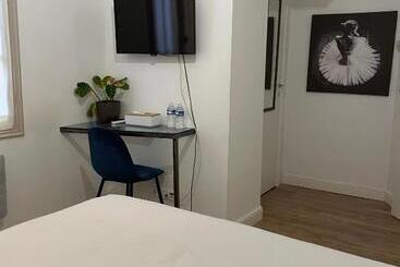 پانسیون Chambre Moderne, Proche Monaco