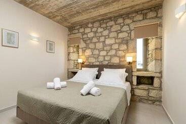 Achatis Apartments With Sea View