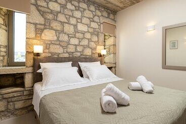Achatis Apartments With Sea View