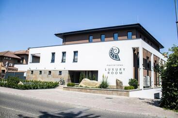 تختخواب و صبحانه Mediterraneo Luxury Room Esztergom